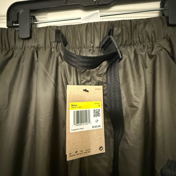 NWT Nike Tech Lined Olive Green Cargo Pants Men's Size Small - Picture 2 of 4